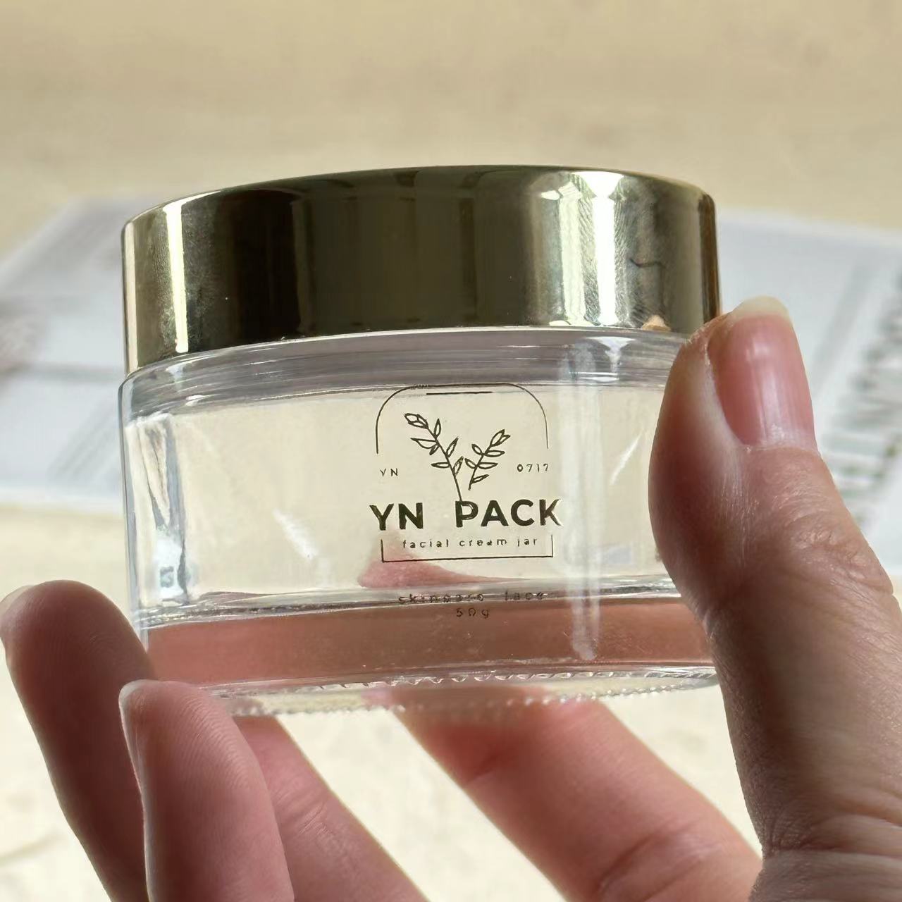 luxury glass jar Wholesa frost - Luxury Gold Skincare recension och pris
