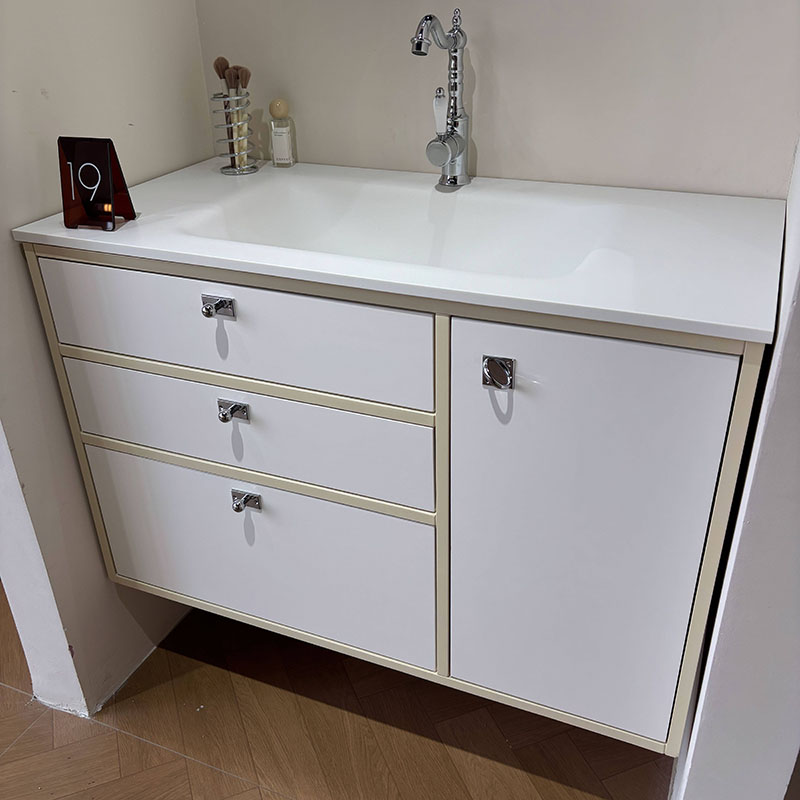 Modern Luxury Bathroom Cabinet - Luxury Skincare Display recension och pris